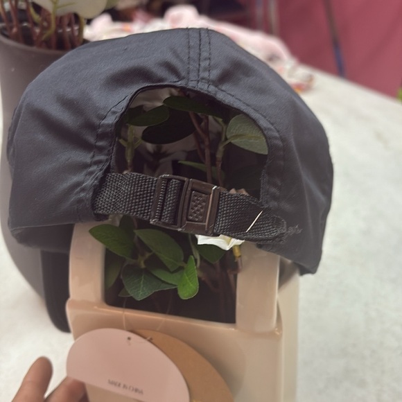 Nike Black Sports Cap - Picture 3 of 5